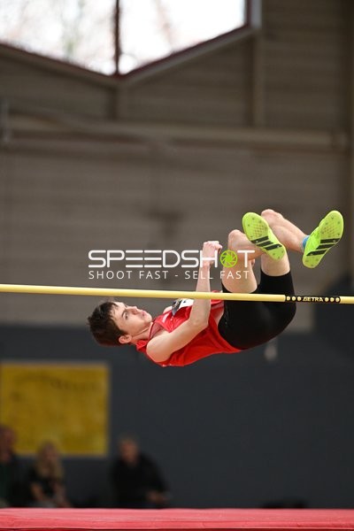 Athlet beim Hochsprung in Erfurt