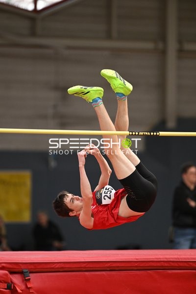 Athlet beim Hochsprung in Erfurt