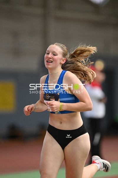 Athletin läuft in Erfurt