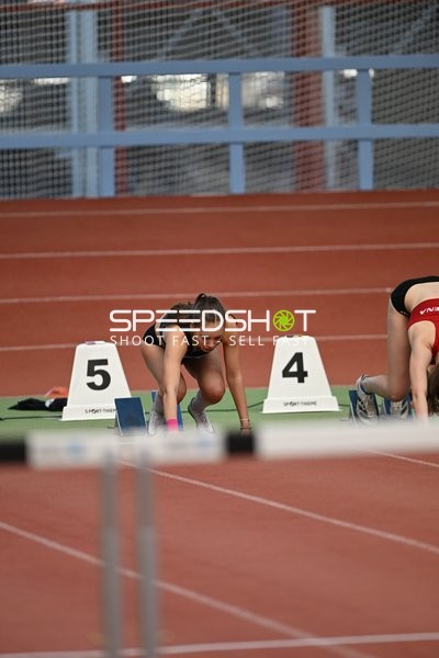Athletinnen in Startposition in Erfurt