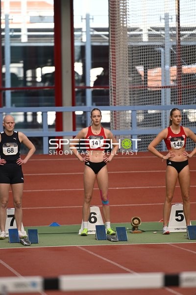 Athletinnen an Startlinie in Erfurt