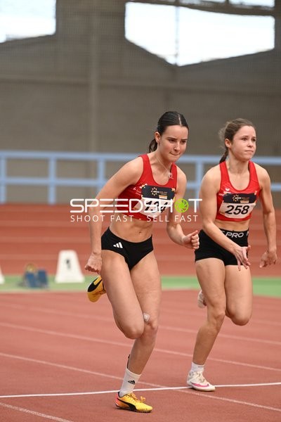 Athletinnen mit Startnummern 134 und 258 in Erfurt