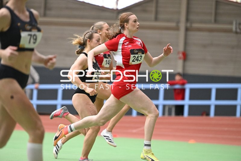 Athletinnen sprinten in Erfurt