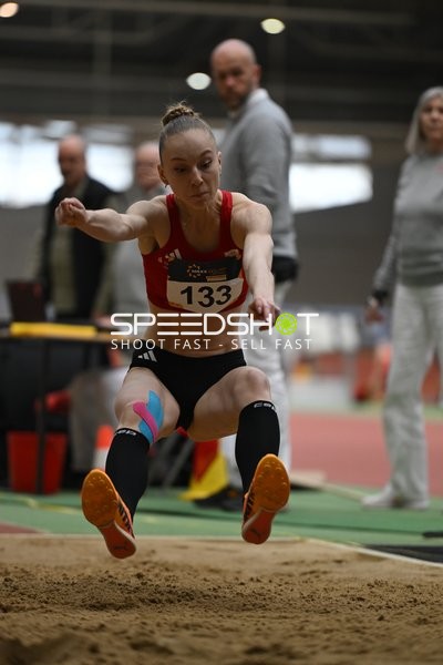 Athletin beim Weitsprung