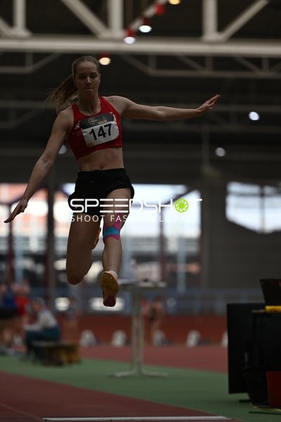 Startnummer 147 im Sprung