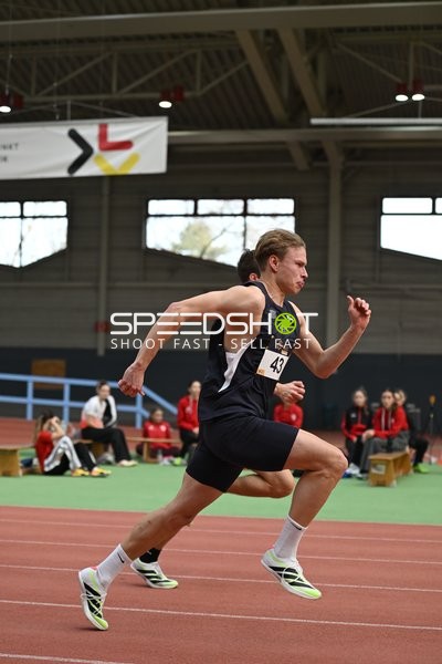 Startnummer 43 beim Weitsprung