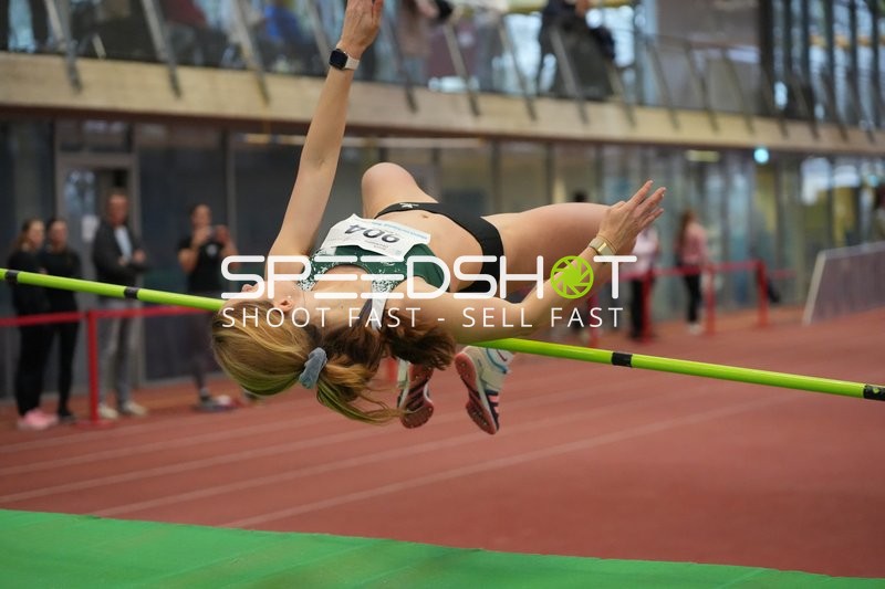 Athletin beim Hochsprung in München