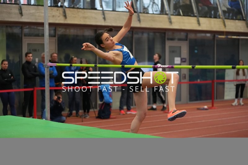 Athletin beim Hochsprung in München