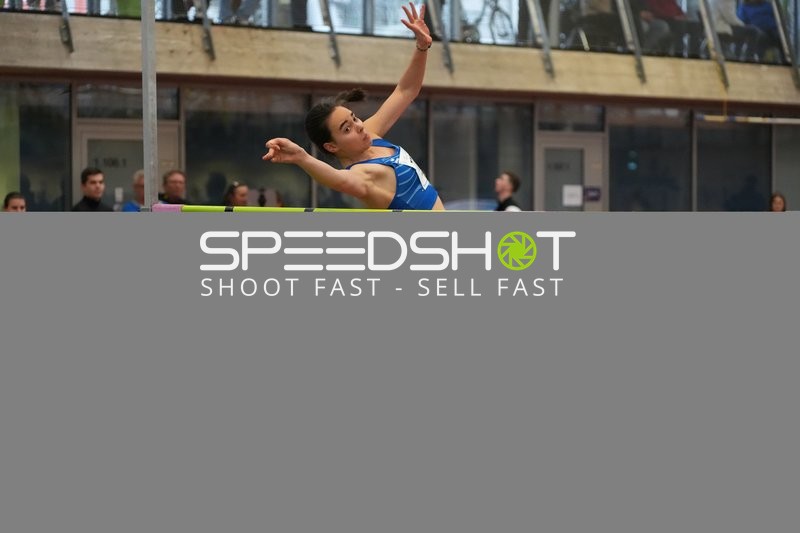 Athletin beim Hochsprung