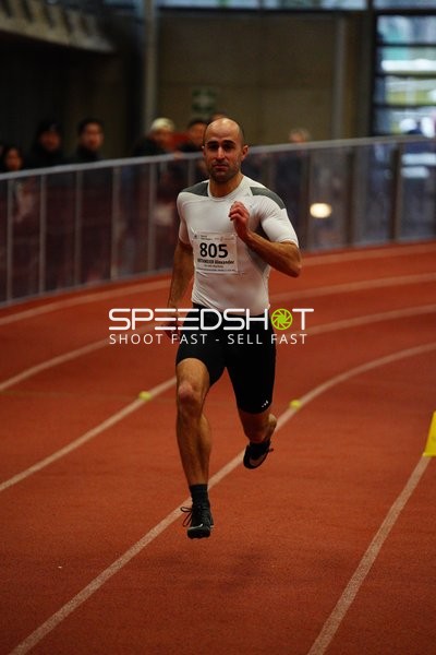 Athlet mit Nummer 805 in Aktion