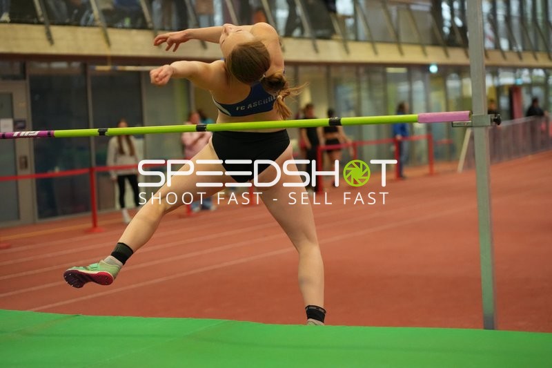 Athletin beim Hochsprung