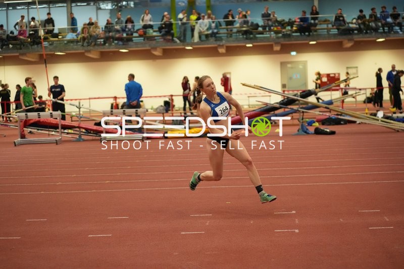 Athletin mit Startnummer 264 in Aktion