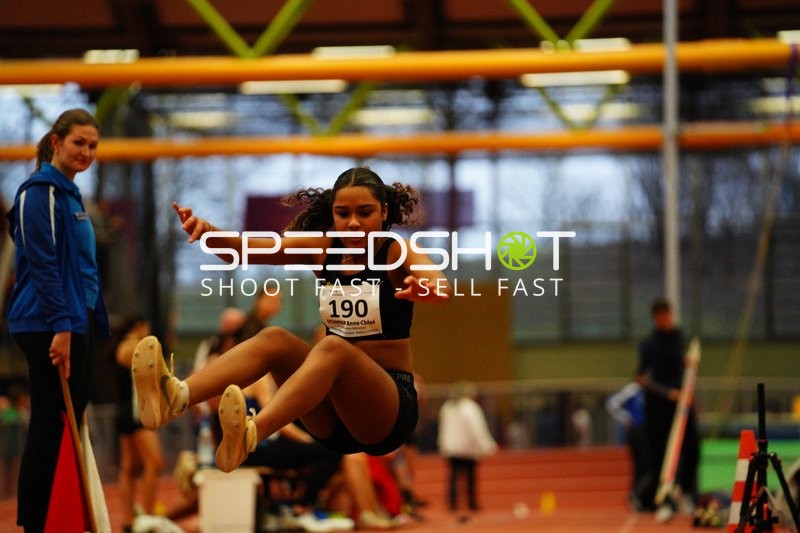 Startnummer 190 beim Weitsprung