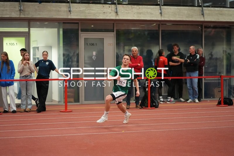 Athlet mit Startnummer 914 in Aktion