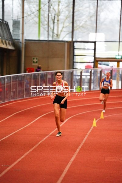 Startnummer 451 führt Lauf an