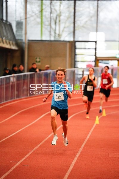 Sprinter mit Startnummer 487 in Aktion