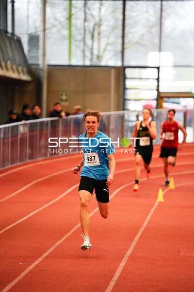 Sprinter mit Nummer 487 in Aktion