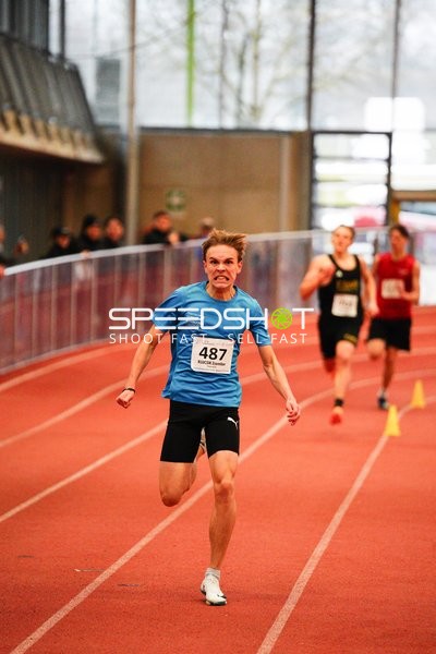 Startnummer 487 sprintet entschlossen