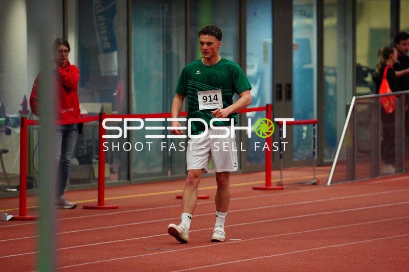 Athlet mit Startnummer 914 in Aktion