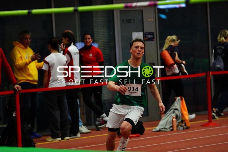 Athlet mit Startnummer 914 in Aktion