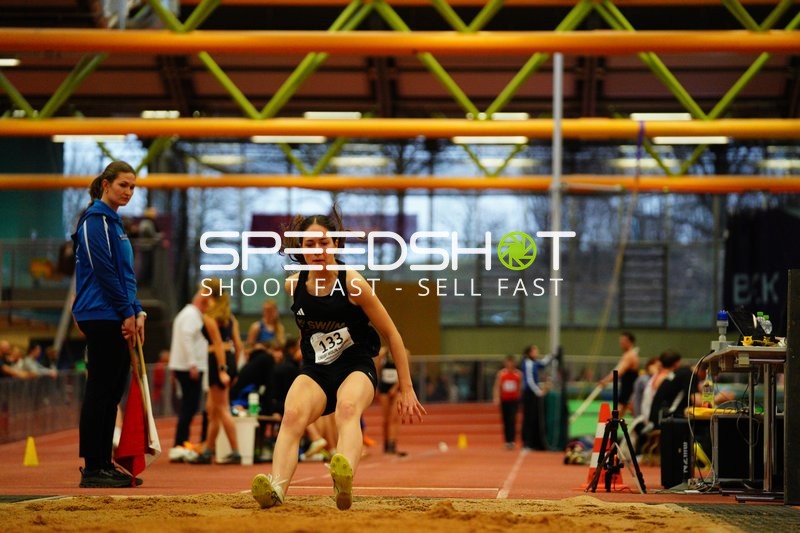 Athletin beim Weitsprung in München