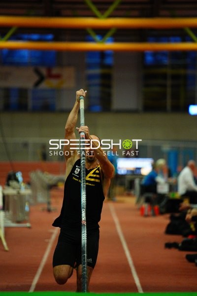 Stabhochspringer bei Südbayrischer Meisterschaft