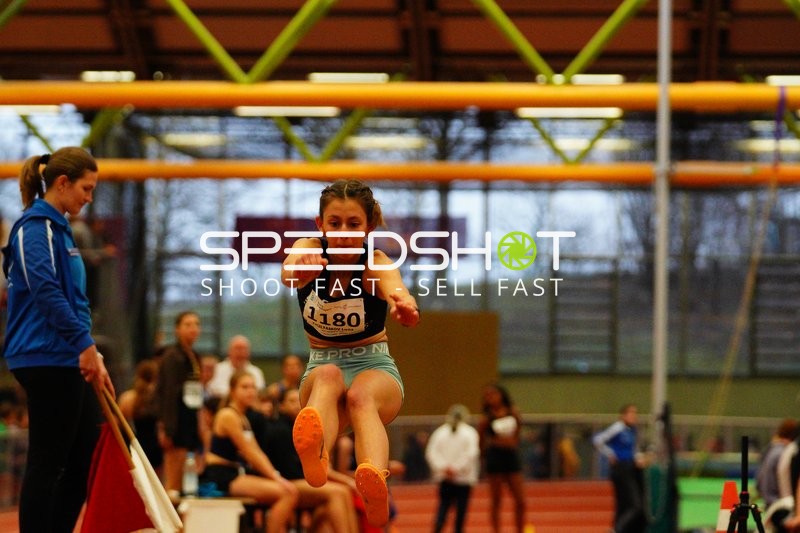 Athletin beim Weitsprung