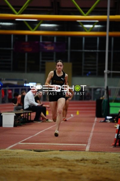 Athletin beim Weitsprung