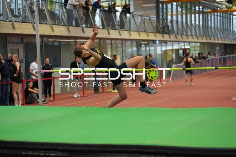 Athletin beim Hochsprung