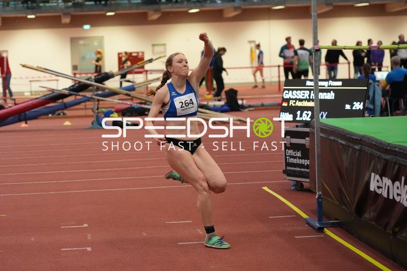 Athletin beim Hochsprung