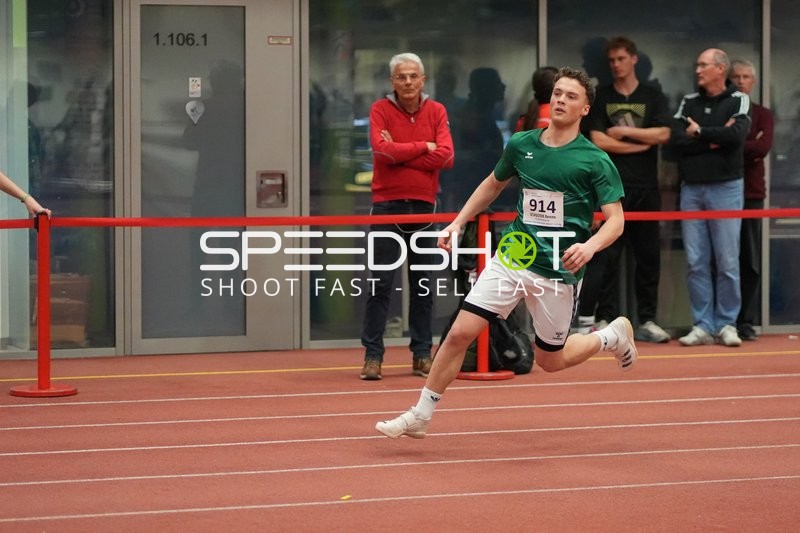 Athlet mit Startnummer 914 in Aktion