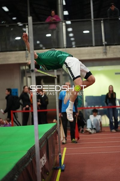 Athlet beim Hochsprung in München