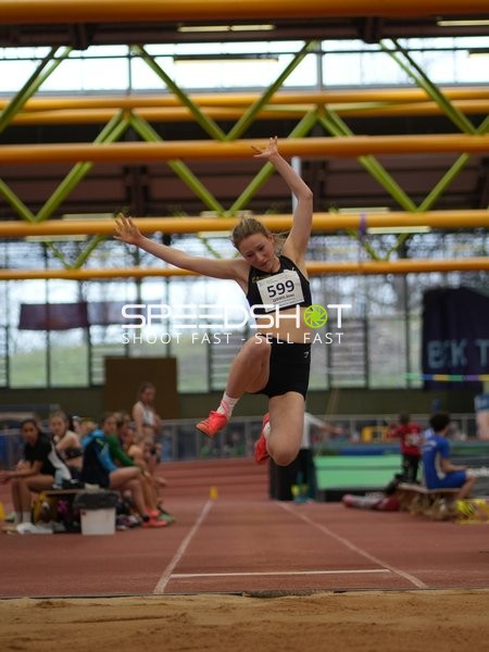 Athletin beim Weitsprung