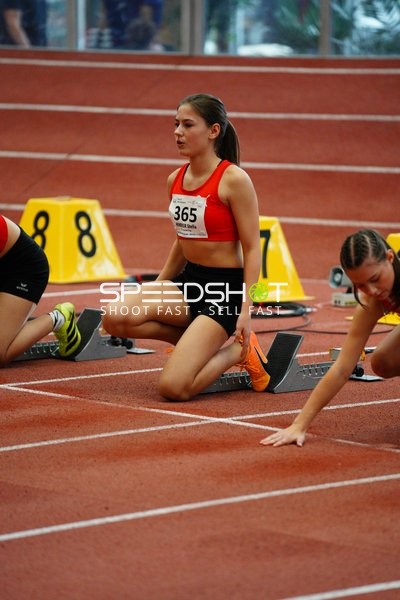 Athletinnen im Startblock bei Südbayrischer Meisterschaft