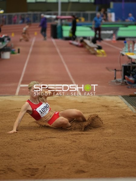 Athletin beim Weitsprung