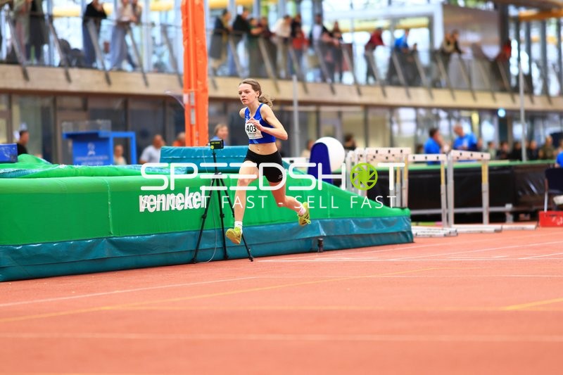 Athletin beim Hochsprung