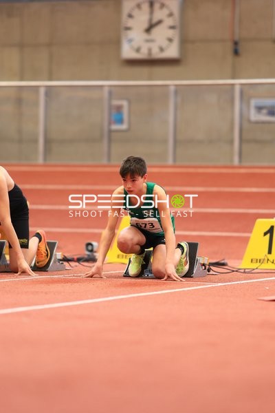 Athlet in Startposition bei Südbayrischer Meisterschaft