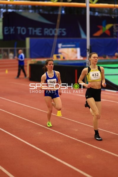 Athletinnen laufen bei Südbayrischer Meisterschaft