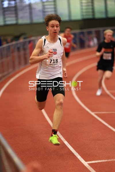 Athlet mit Startnummer 718 in Aktion