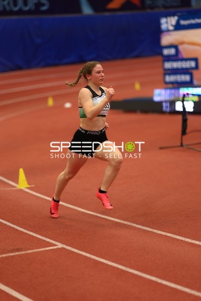 Athletin beim Weitsprung in München