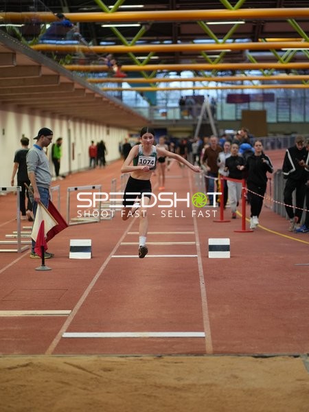 Athletin beim Weitsprung