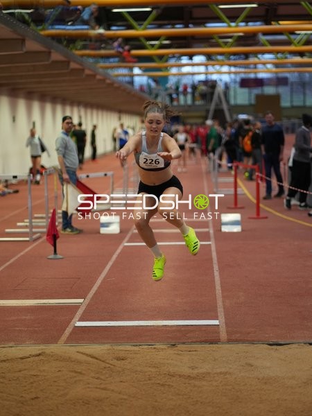 Athletin beim Weitsprung