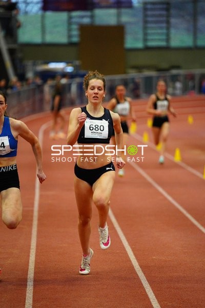 Läuferin mit Startnummer 680