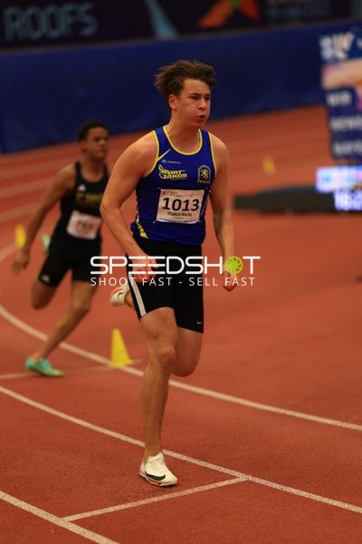 Athlet mit Startnummer 1013 in Aktion