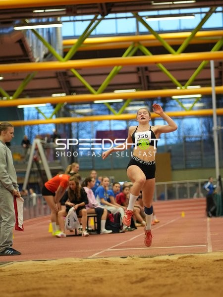 Athletin beim Weitsprung in München