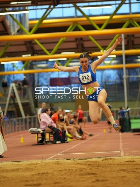 Athletin beim Weitsprung