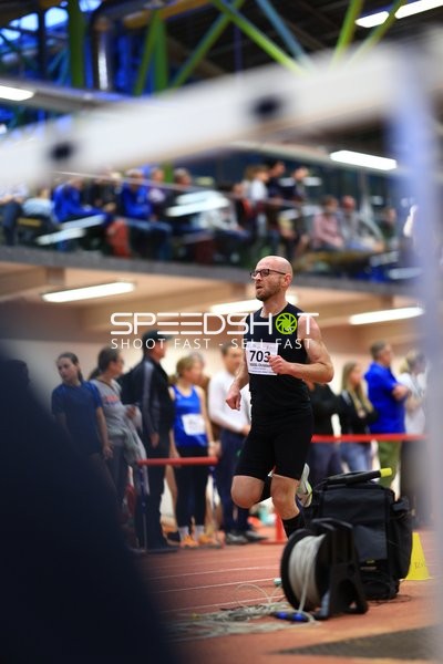 Athlet mit Startnummer 703 in Aktion