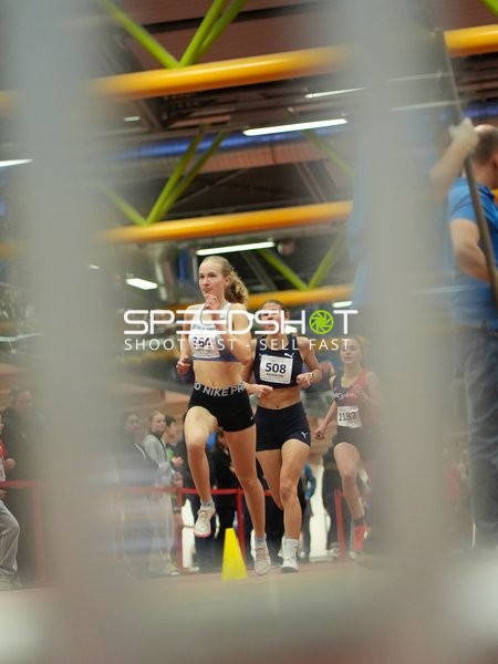 Läuferinnen mit Startnummern 364, 508, 1182