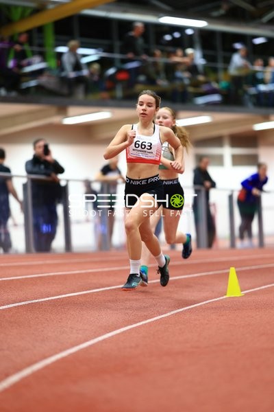 Athletin mit Startnummer 663 in Aktion