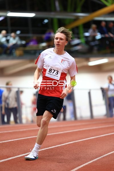 Athlet mit Startnummer 873 in Aktion